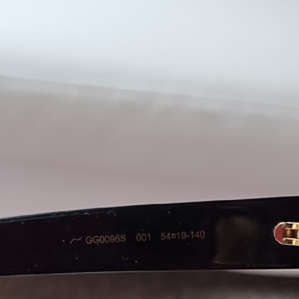 Gucci Black Women's Sunglasses - Picture 5 of 6